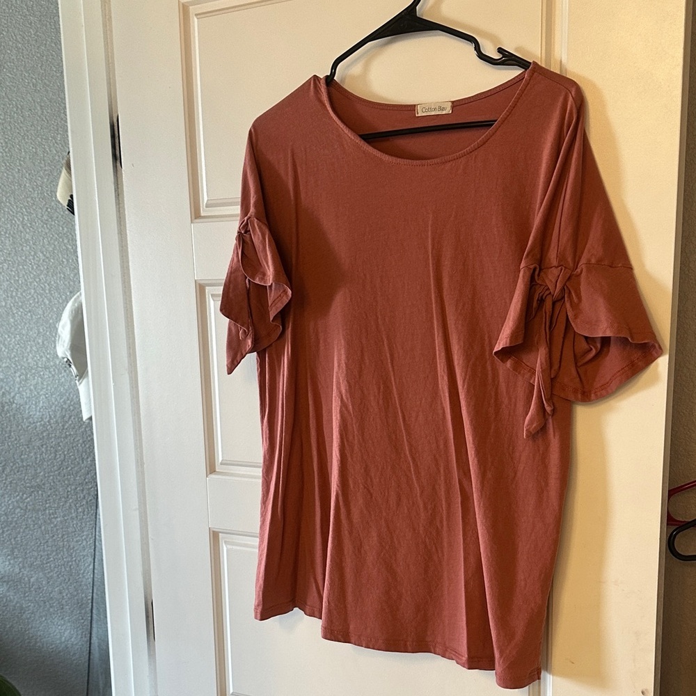 Elegant Short Sleeve Top with Ruffle Accents